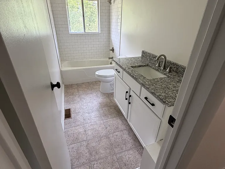 322 Michael St — Photo 6