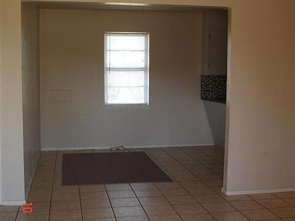 4th image of 4957 S Lake Park Dr
