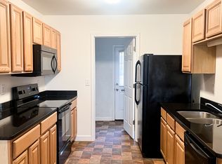 415 Leonard Wayne Ct, Wellford, SC 29385