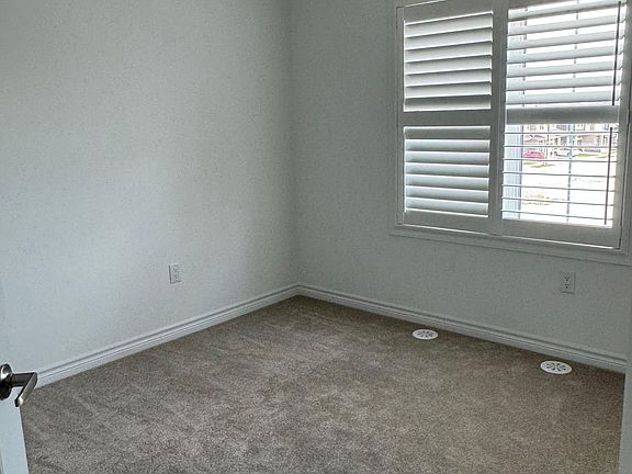 4th image of 1575 Denison Pl
