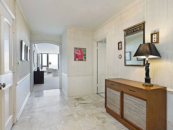 2nd image of 1420 Sheridan Rd APT 6F