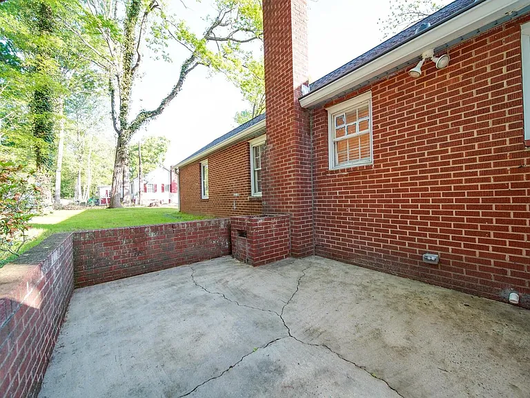 2976 Shady Ln — Photo 3