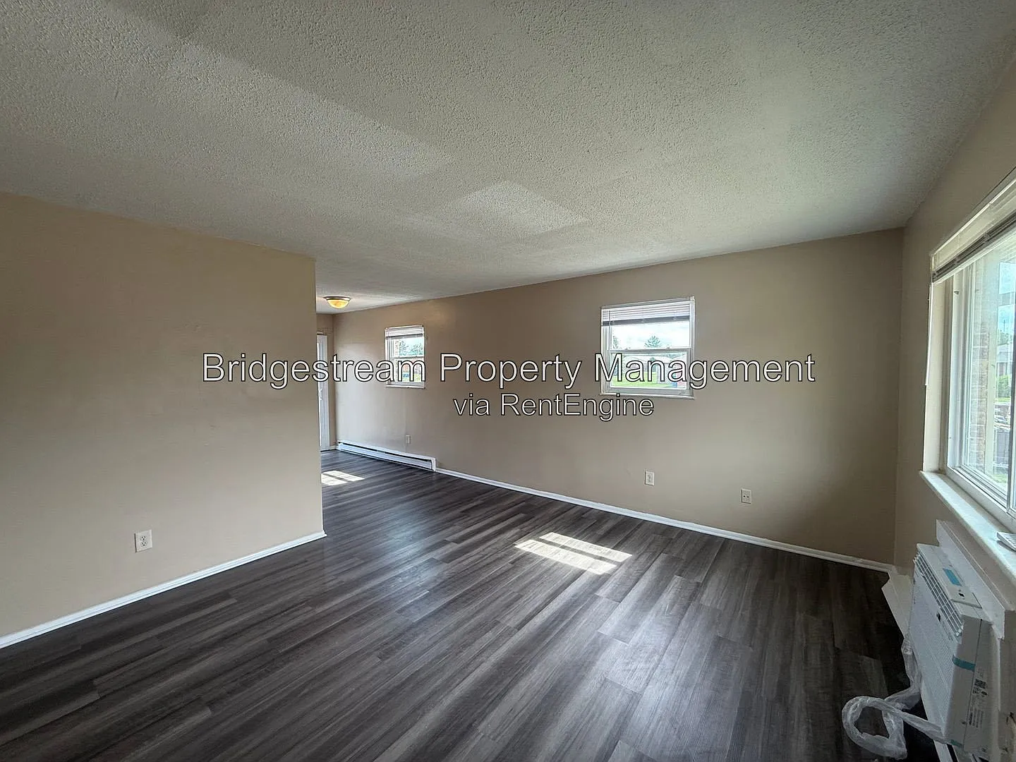 2 bed, 1.0 bath, $995 — Photo 3