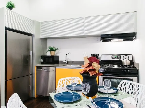 471 Keap Street image 1 of 14