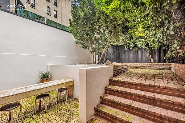 Rented by Sotheby's International Realty | media 12