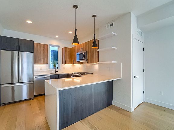 4th image of 2828 W 25th Ave Unit 5