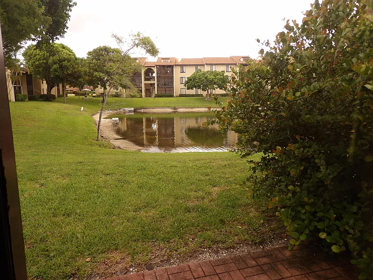 604 Sea Pine Way #A — Photo 31
