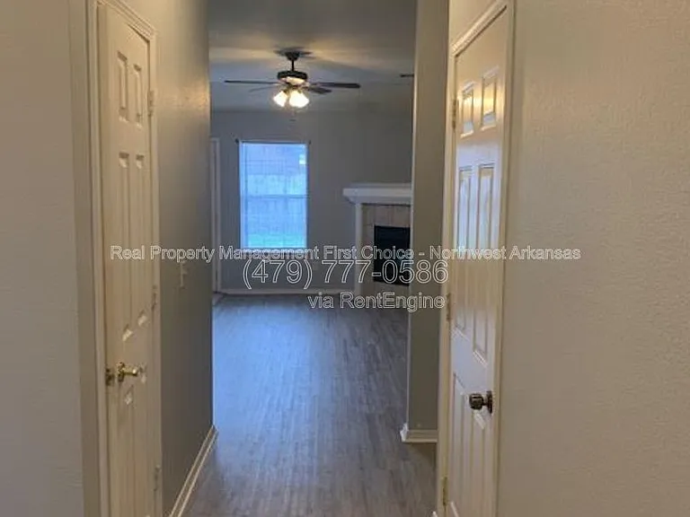 890 Sunflower St — Photo 3