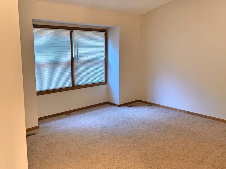 1250 Silverwood Ct — Photo 8