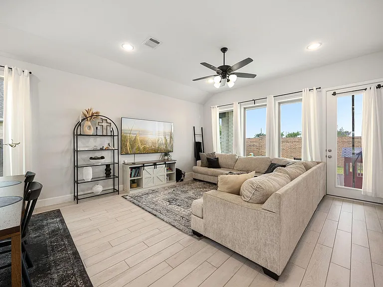 8711 Harbor Pines Dr — Photo 11