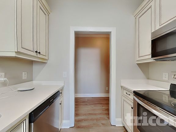 4th image of 117 Cambridge Dr