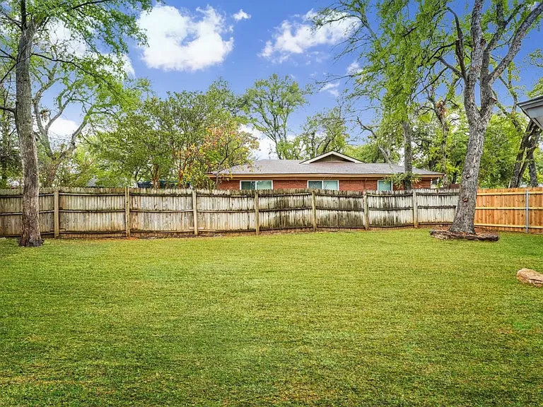 517 Gaye Ct — Photo 15