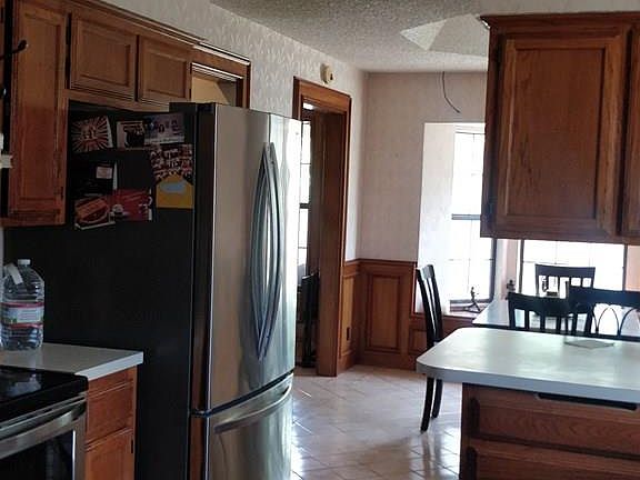 5th image of 1734 Old Creek Ct