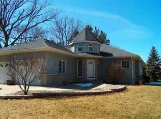 W7205 W North Shore Dr, Portage, WI 53901