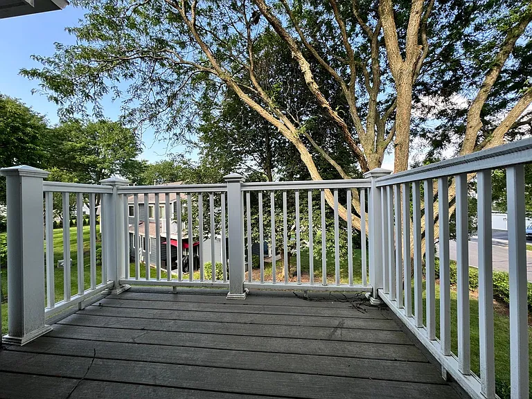 134 Manchester Ct — Photo 9