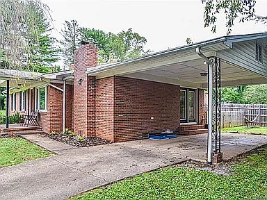 2nd image of 18 Long Cove Rd