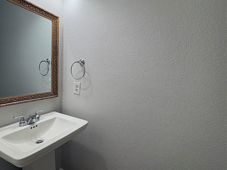 13305 Black Canyon Dr — Photo 25
