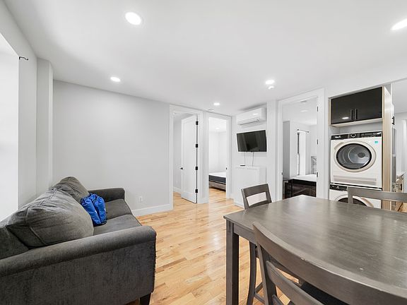 5th image of 2486 Hughes Ave #1