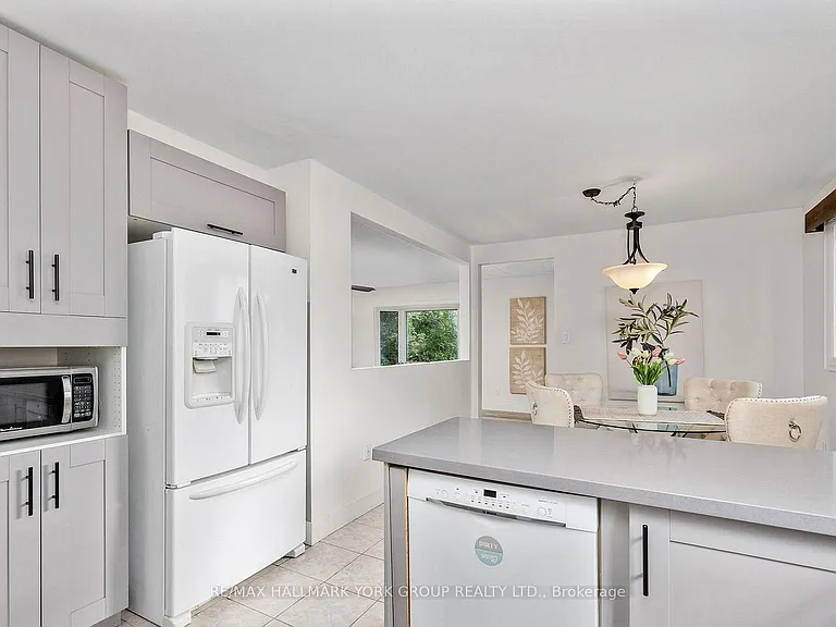 79 Maplegrove Ave — Photo 9