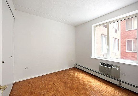 3rd image of 95 Worth St #1001