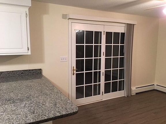 French doors off dining area to deck