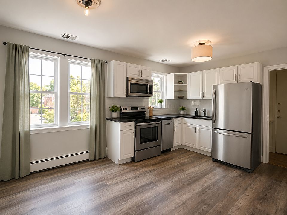 1st image of 23 Hammond Pond Pkwy APT 4