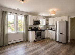 23 Hammond Pond Pkwy APT 4, Newton, MA 02467