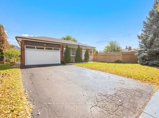 3 Indianola Dr, Toronto, ON M9C 3P1