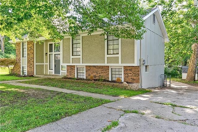 1st image of 2301 S Viking Dr