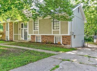 2301 S Viking Dr, Independence, MO 64057