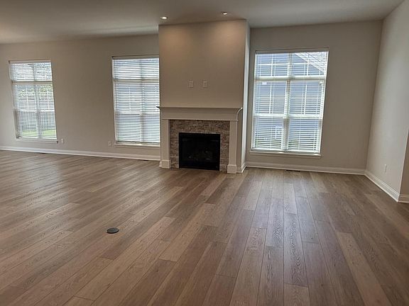 5th image of 369 Evergreen LANE