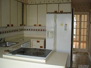 3rd image of 100-95 Baker Ct