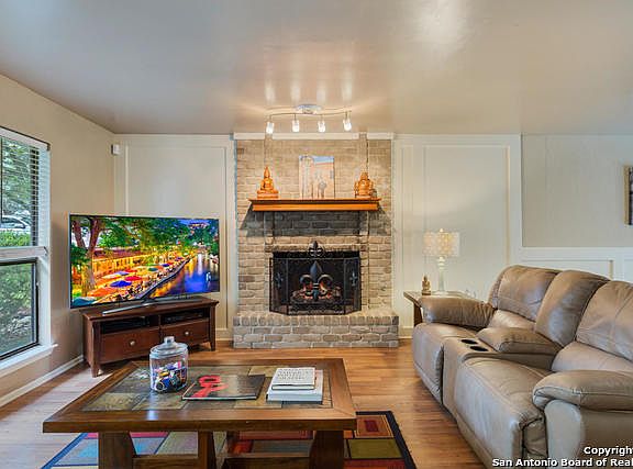 5th image of 13907 Brook Hollow Blvd