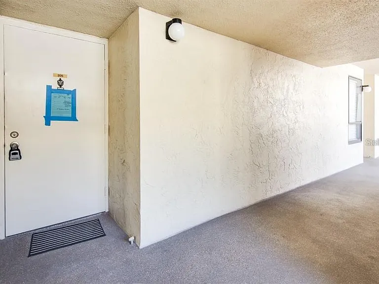 2615 Cove Cay Dr #205 — Photo 17