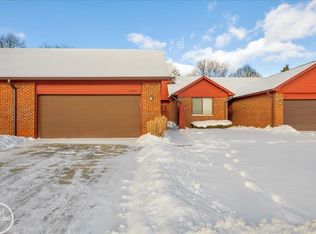 42233 Lochmoor St, Clinton Township, MI
