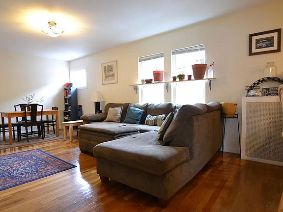 4th image of 216 Arlington St #22