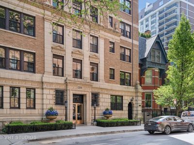 1209 N Astor St #10S, Chicago, IL, 60610
