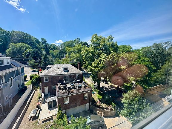 4th image of 2-4 Berkeley Ave #4G