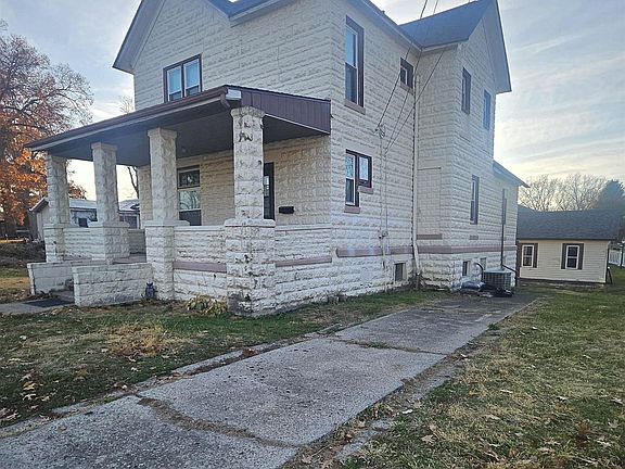 2nd image of 428 N Main St