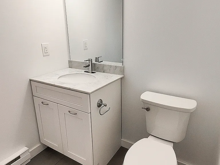 554 Main St #3 — Photo 20