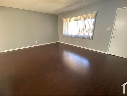 1st image of 853 Glenway Dr APT 8