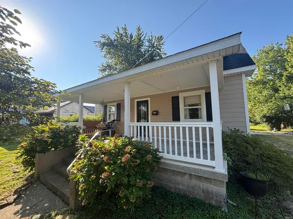 141 E South Ave, Sumner, IL 62466