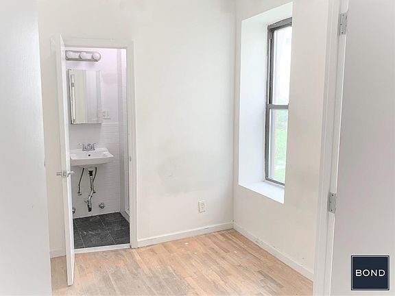 5th image of 500 E 76th St APT 4RN