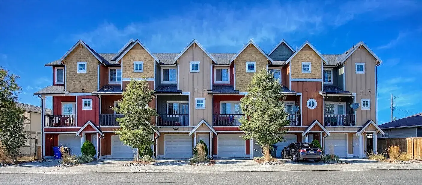 Warner Street Townhomes — Photo 2