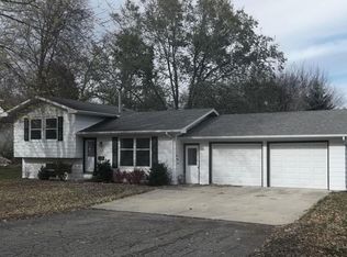 922 Westbriar Rd, Jackson, MN 56143