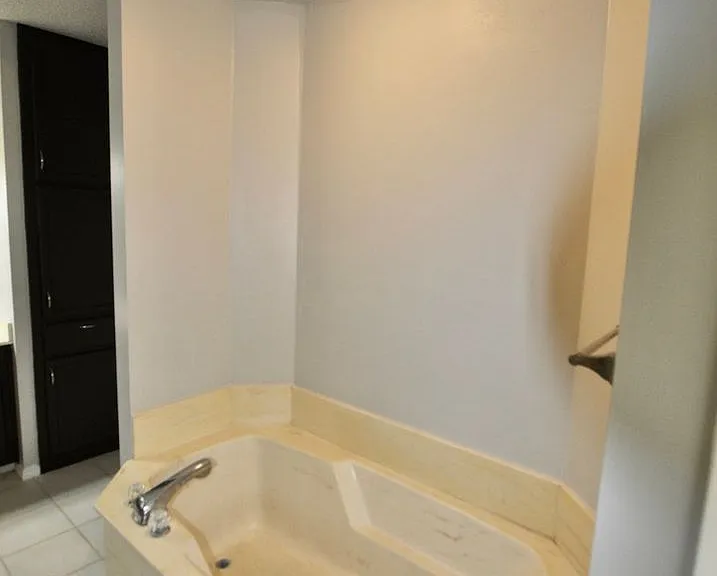 103 Kenshire Ct — Photo 12