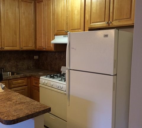 2nd image of 655 Tysens Ln APT 6S