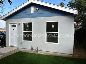 1025 S Victoria Ave, Corona, CA