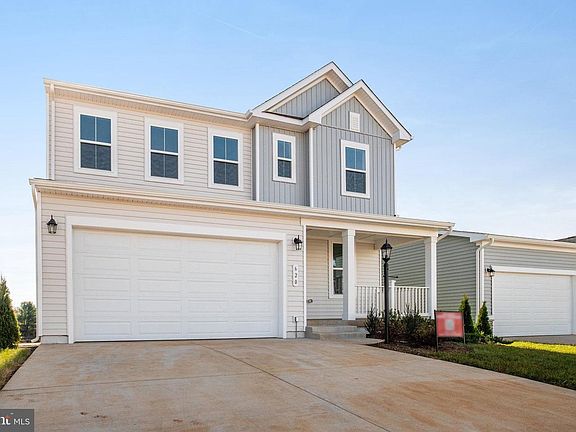2nd image of 620 Clover Ln