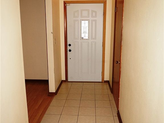 5th image of 3512 Broadway